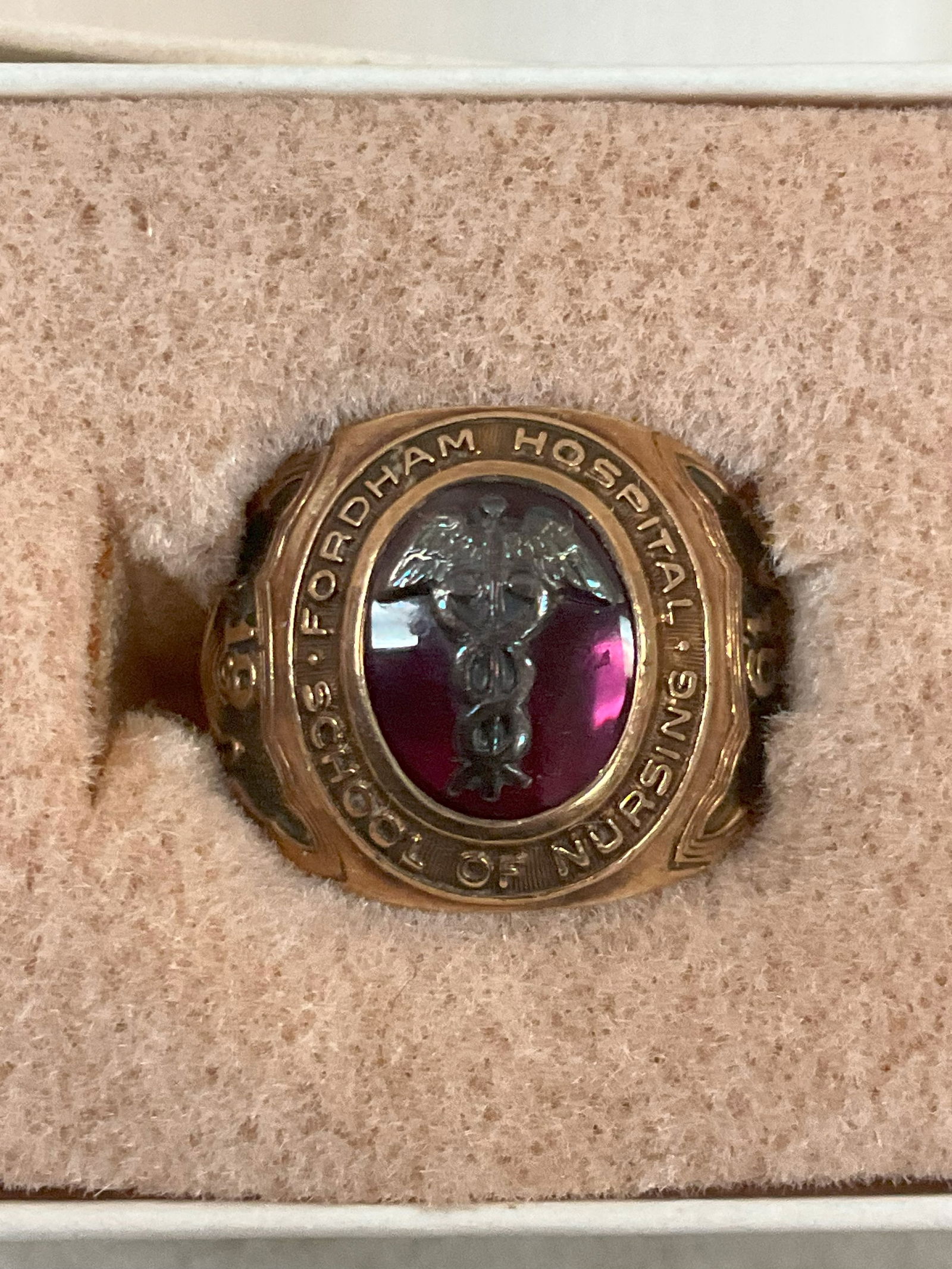 10kt gold ring (1 of 1)