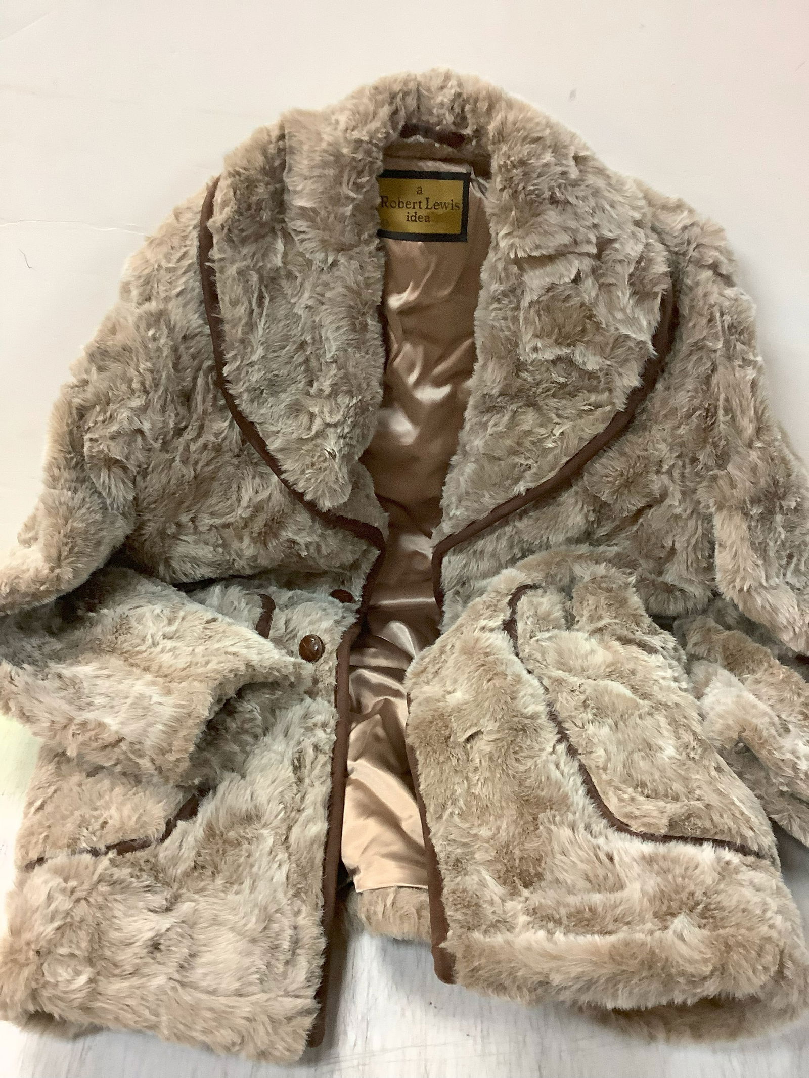 A Robert Lewis Idea fur coat (Size - 42): A Robert Lewis Idea fur coat (Size - 42)