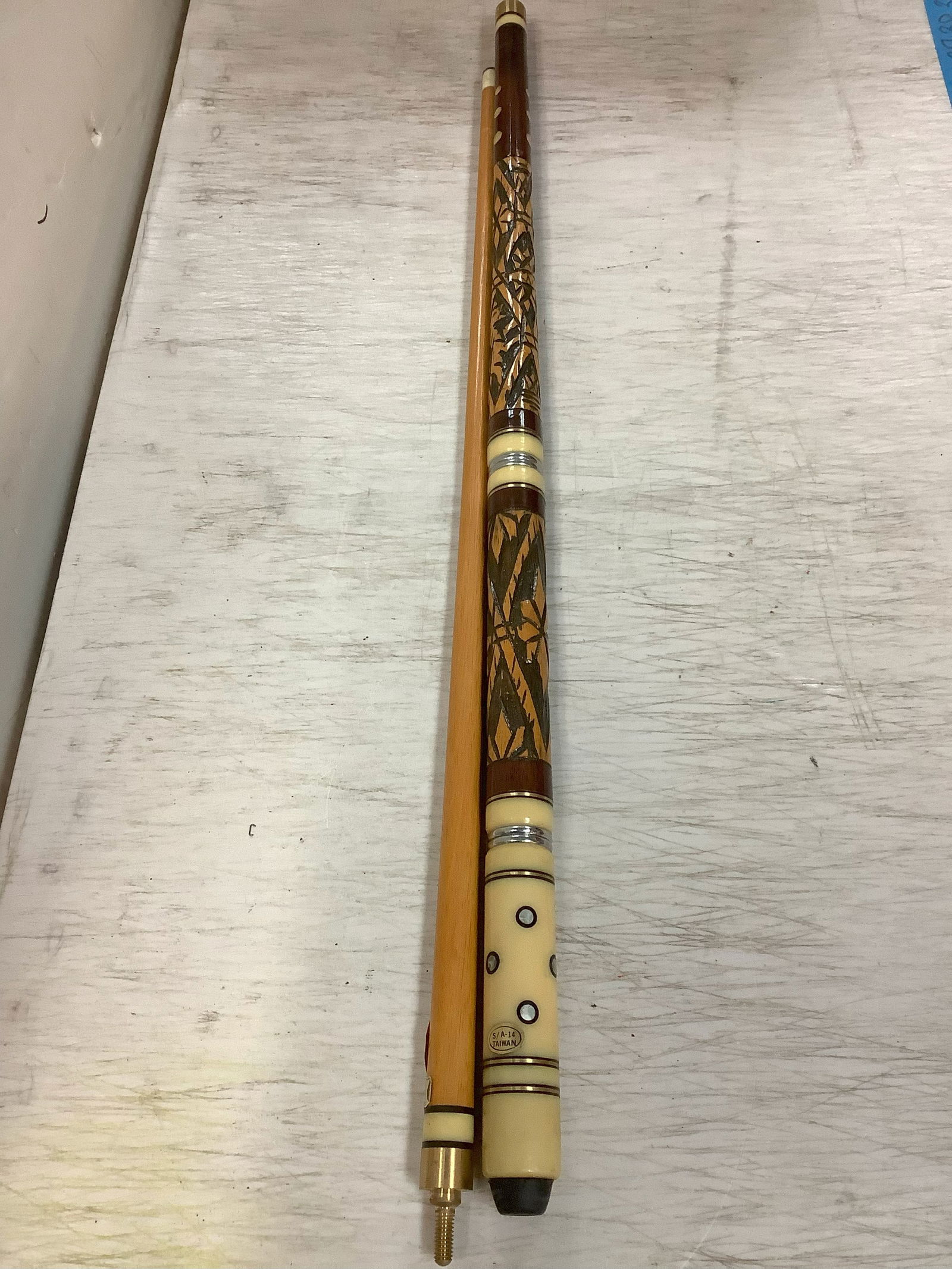Blue Diamond Cues Pool Stick made in Taiwan (S/A-14) (1 of 1)