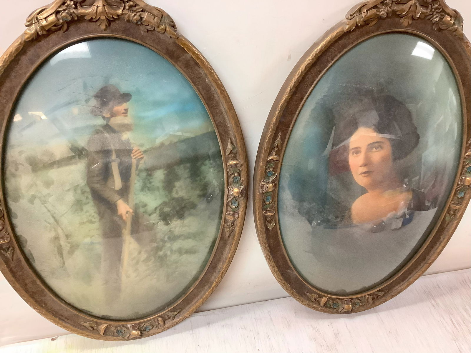 Lot of old-fashioned wall decor (2 feet tall) (1 of 1)