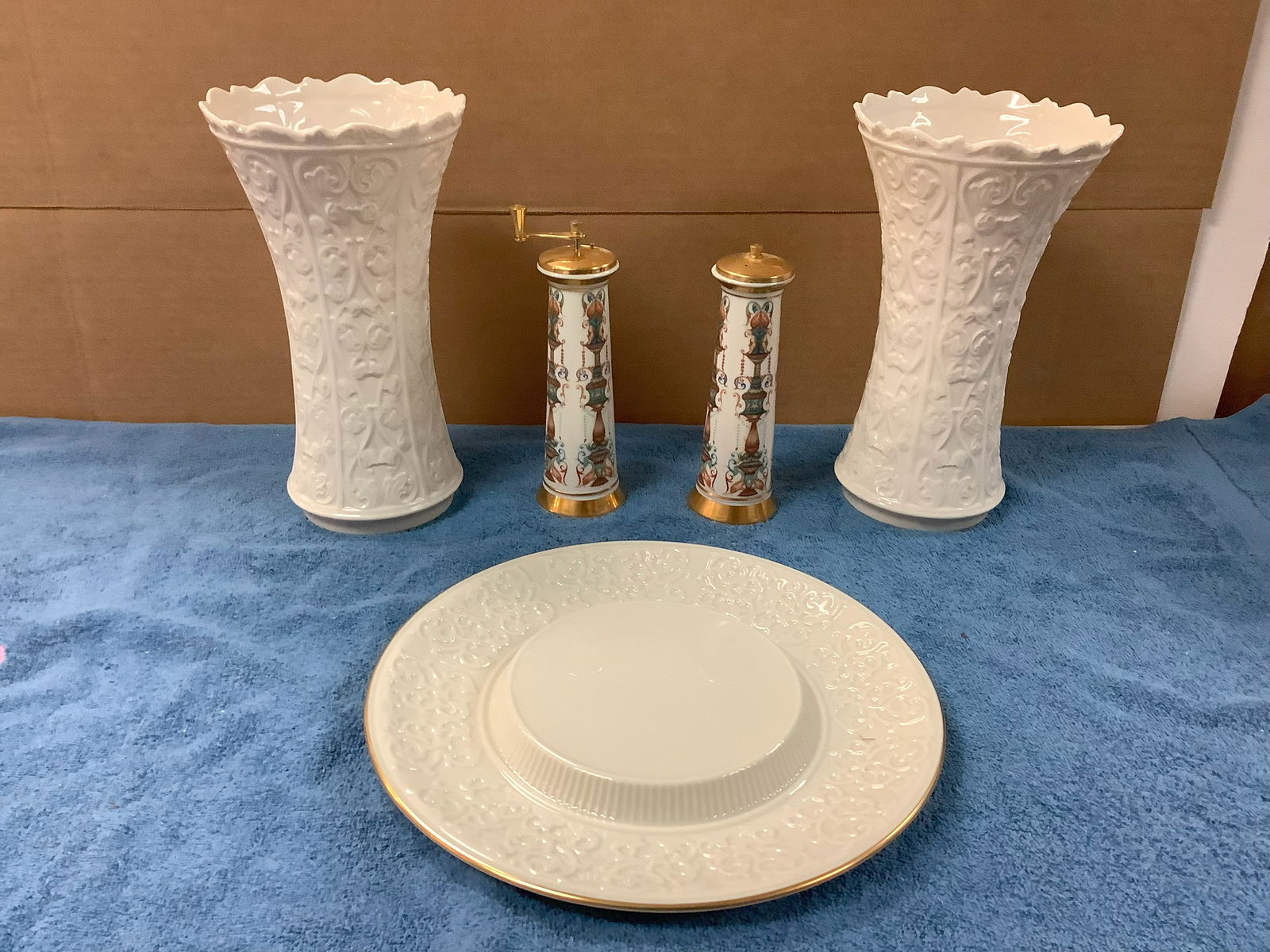 2 Lenox Wenthworth Vases 10.5in tall, Lenox Salt Shaker & Pepper Grinder, Lenox Special (1 of 1)