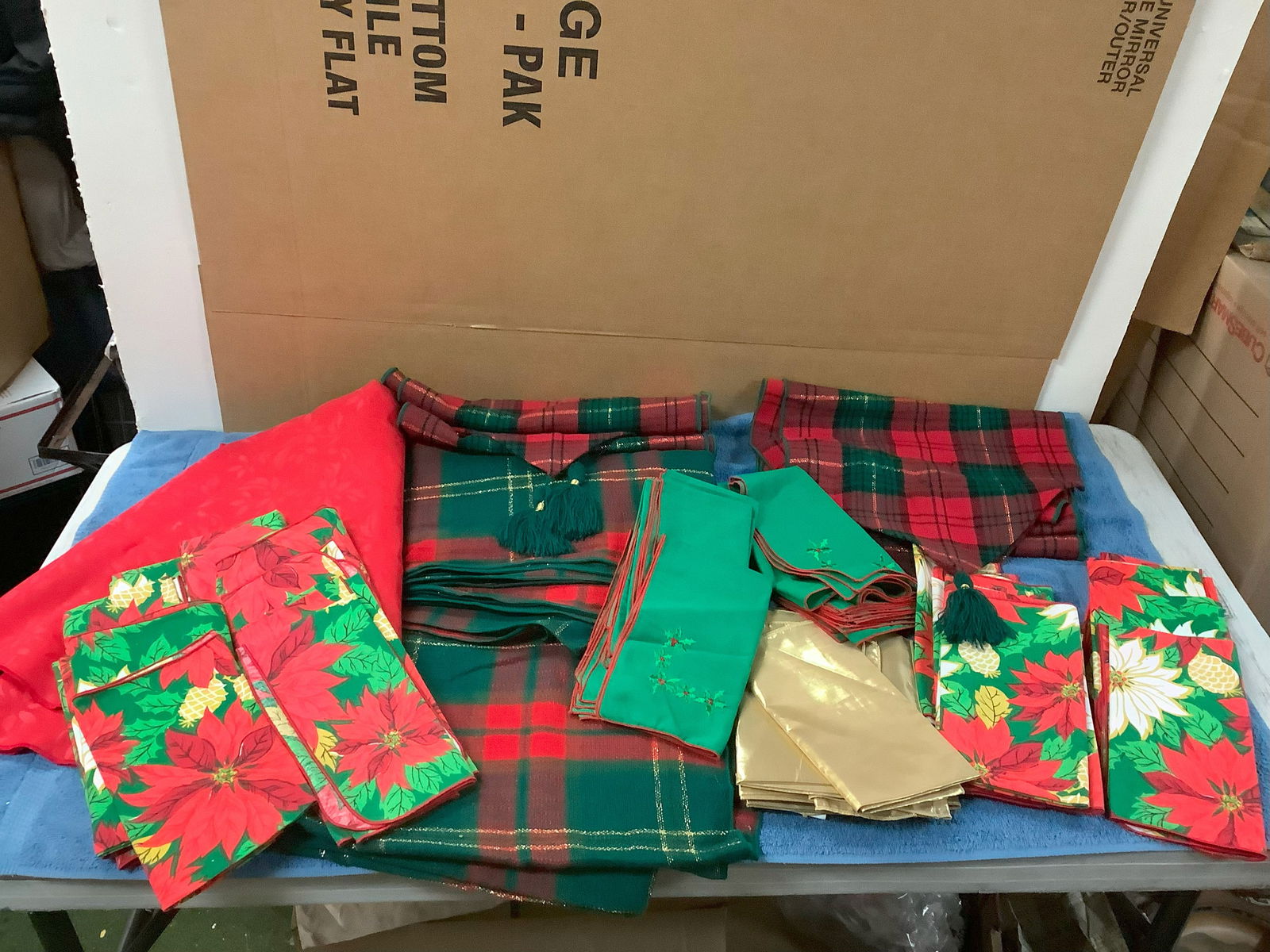 Large Lot of Vintage Holiday Place Settings, Table Cloths, Napkins: Large Lot of Vintage Holiday Place Settings, Table Cloths, Napkins