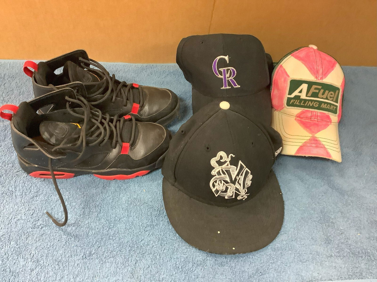 Jordan Sneakers Size 4 Youth, Assorted Baseball Caps: Jordan Sneakers Size 4 Youth, Assorted Baseball Caps