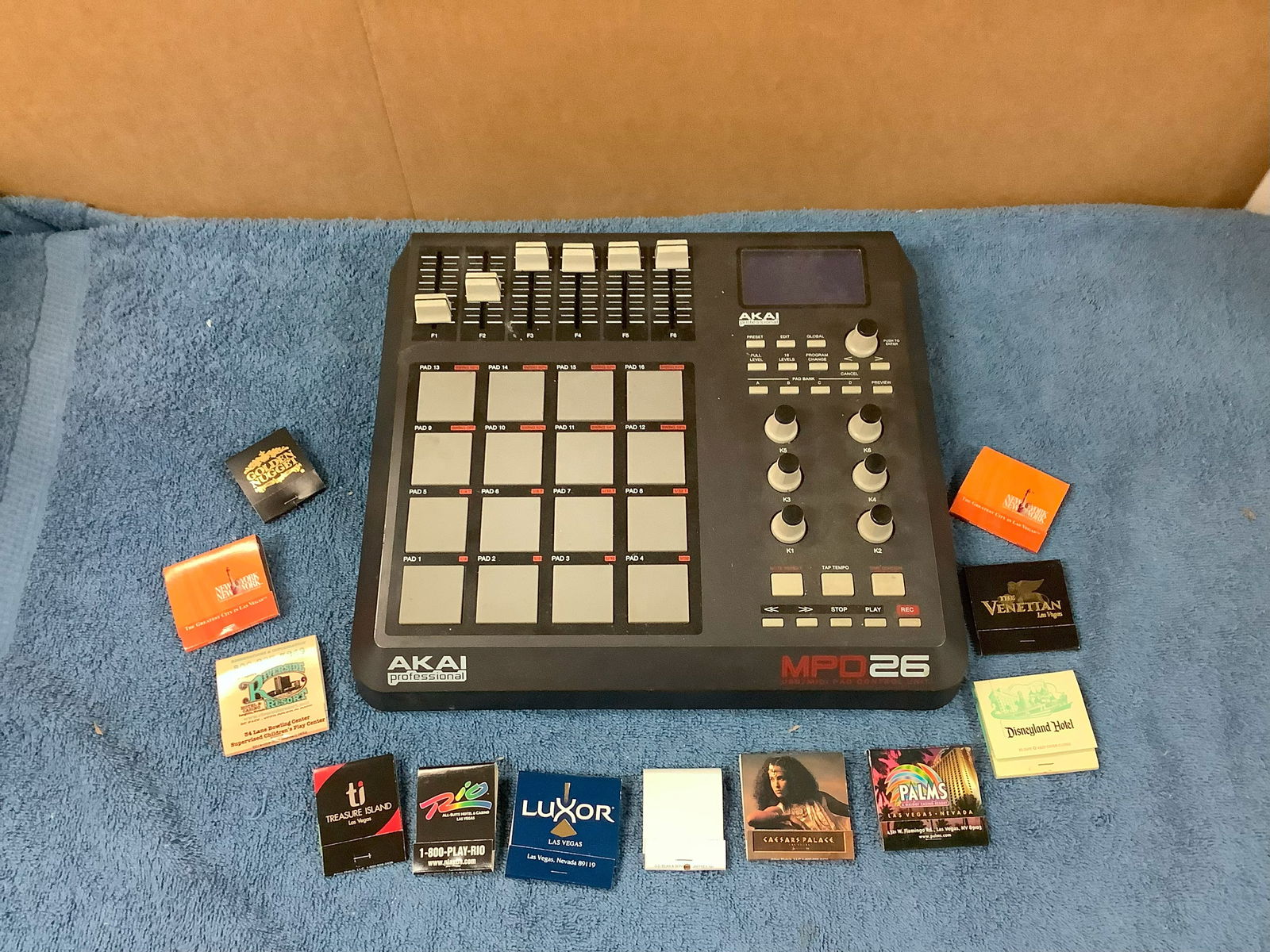 Akai Professional MPD 26 USB/Midi Pad Control Unit (untested), Souvenir Casino Matchbooks (1 of 1)