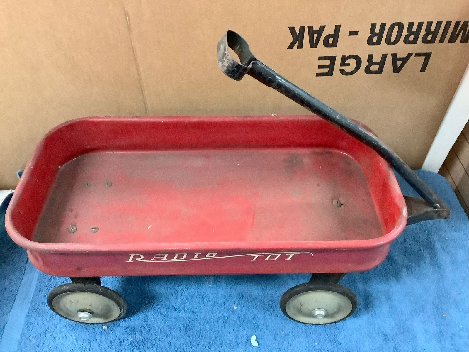 Vintage Radio Tot Wagon (1 of 1)