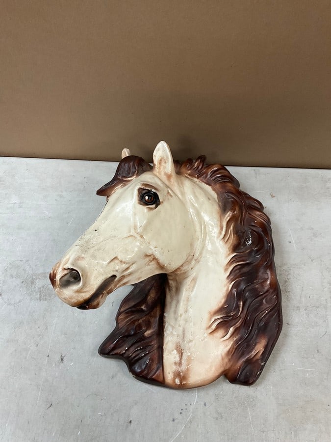 Plaster Horse Wall Hanging 15x13 (1 of 1)