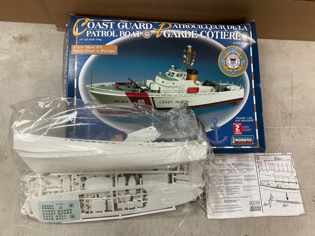 Lot of Coast Guard Patrol Boat plastic model kit (1 of 1)