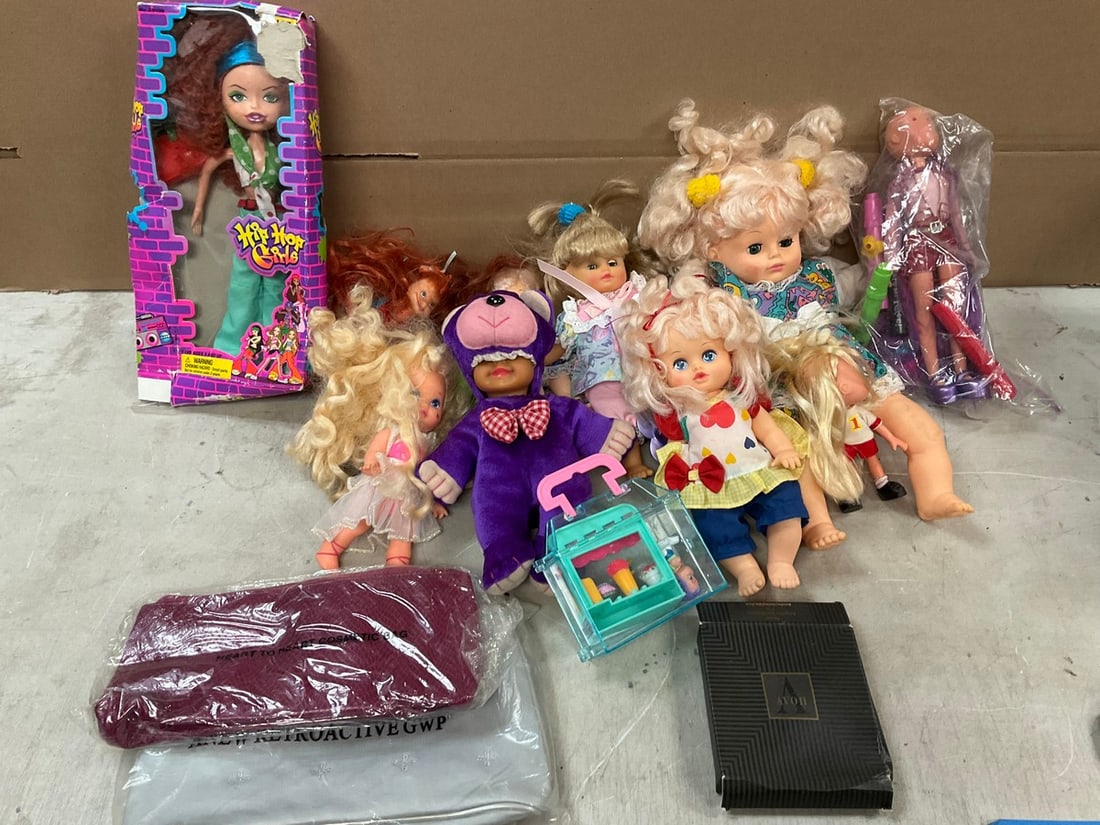 Lot of baby dolls, Whats Her Face Doll, Hip Hop Girls and more: Lot of baby dolls, Whats Her Face Doll, Hip Hop Girls and more