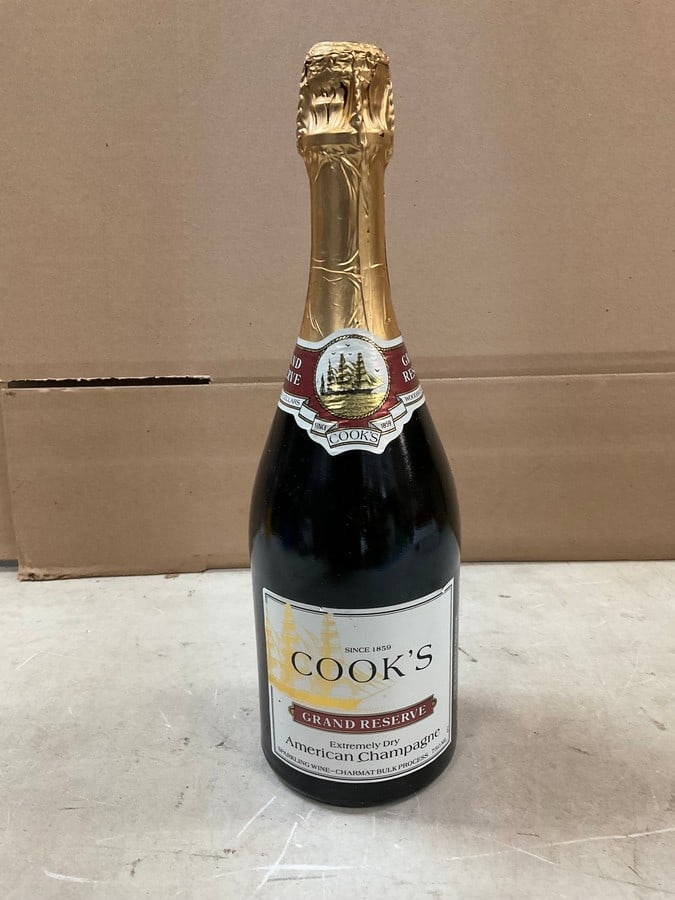 Cooks Grand Reserve extremely dry American Champagne (11.5%, 750 mL): Cooks Grand Reserve extremely dry American Champagne (11.5%, 750 mL)