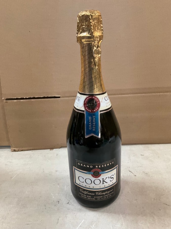 Cooks Grand Reserve California Champagne (11.5%, 750 mL): Cooks Grand Reserve California Champagne (11.5%, 750 mL)