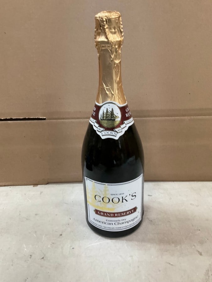 Cooks Grand Reserve extremely dry American Champagne (11.5%, 750 mL): Cooks Grand Reserve extremely dry American Champagne (11.5%, 750 mL)