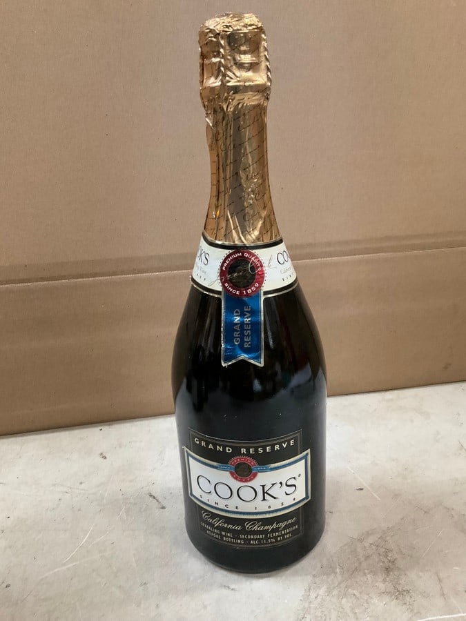 Cooks Grand Reserve California Champagne (11.5%, 750 mL): Cooks Grand Reserve California Champagne (11.5%, 750 mL)
