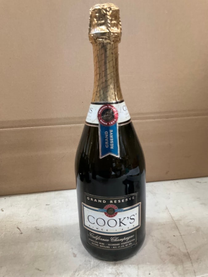 Cooks Grand Reserve California Champagne (11.5%, 750 mL): Cooks Grand Reserve California Champagne (11.5%, 750 mL)