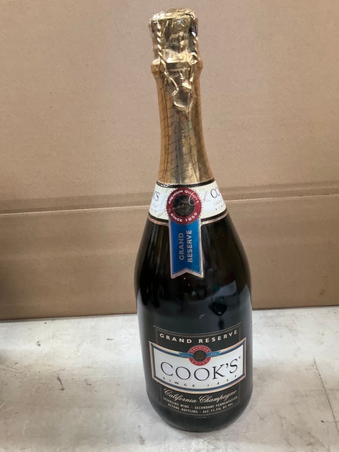 Cooks Grand Reserve California Champagne (11.5%, 750 mL): Cooks Grand Reserve California Champagne (11.5%, 750 mL)