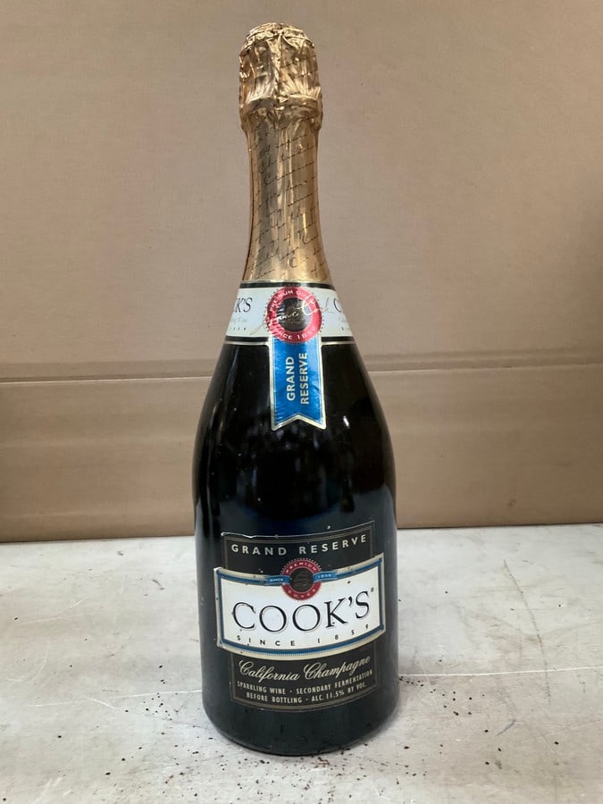 Cooks Grand Reserve California Champagne (11.5%, 750 mL): Cooks Grand Reserve California Champagne (11.5%, 750 mL)