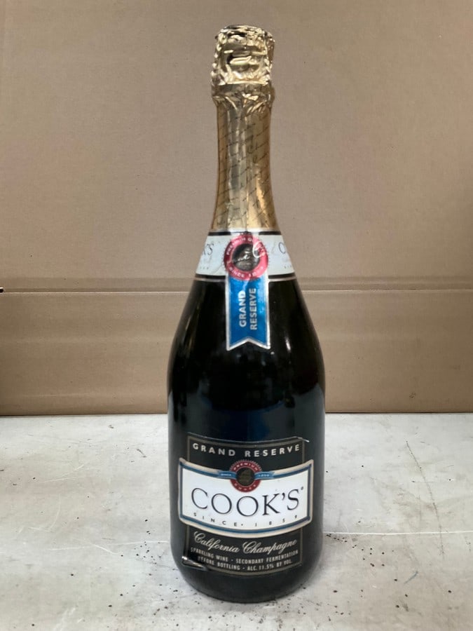 Cooks Grand Reserve California Champagne (11.5%, 750 mL): Cooks Grand Reserve California Champagne (11.5%, 750 mL)