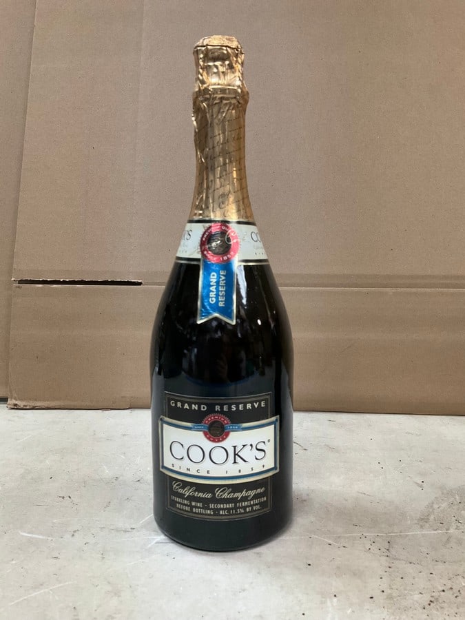 Cooks Grand Reserve California Champagne (11.5%, 750 mL): Cooks Grand Reserve California Champagne (11.5%, 750 mL)
