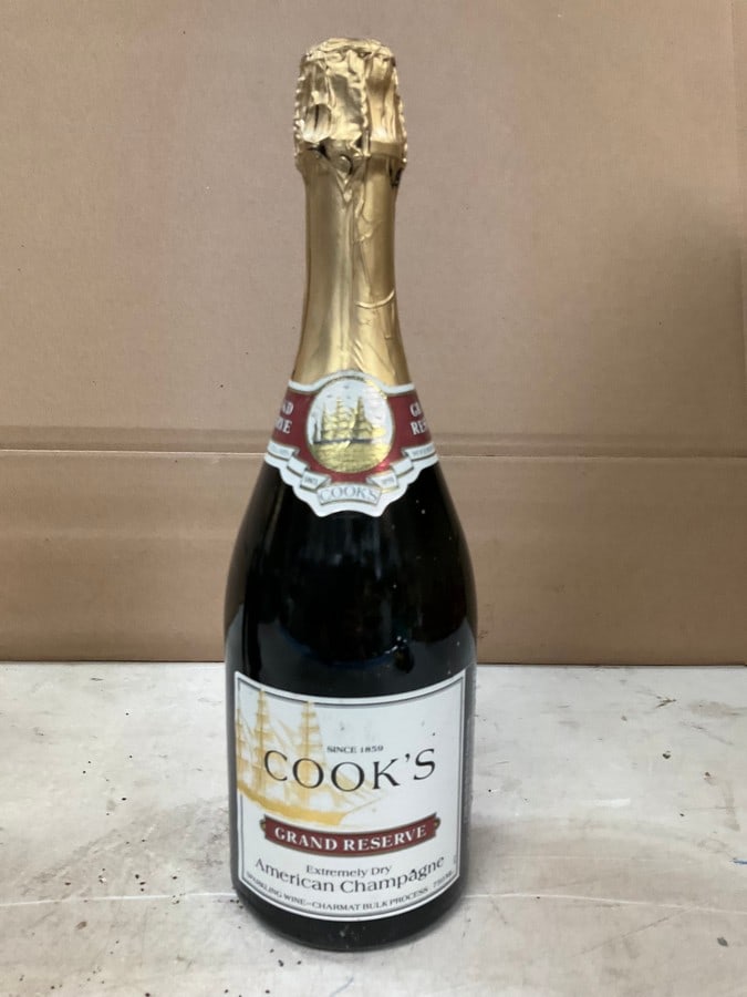 Cooks Grand Reserve extremely dry American Champagne (11.5%, 750 mL): Cooks Grand Reserve extremely dry American Champagne (11.5%, 750 mL)