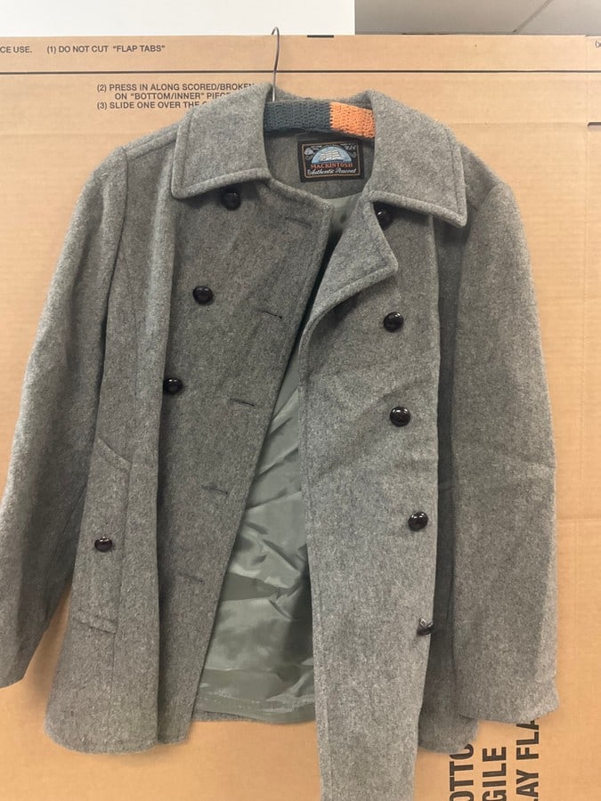 Vintage Macintosh Authentic Peacoat size 10 made in USA: Vintage Macintosh Authentic Peacoat size 10 made in USA