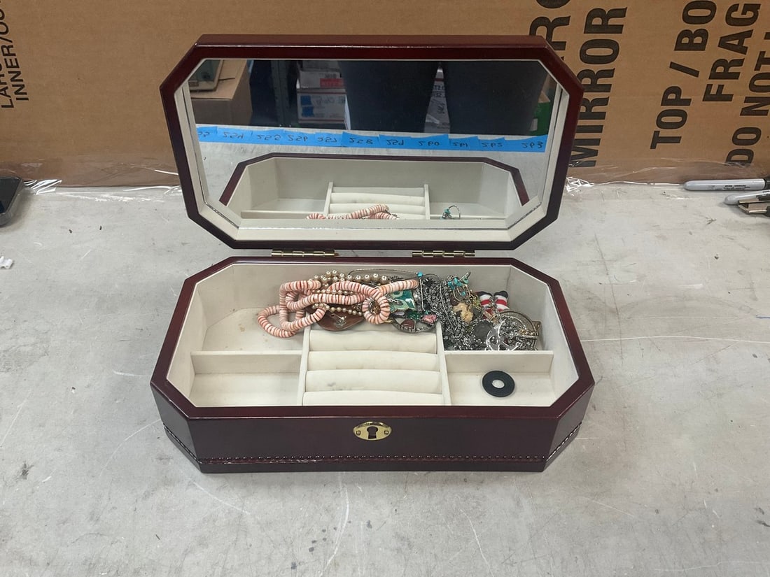 Mele Jewelry Box with Mirror incl Jewelry, etc.: Mele Jewelry Box with Mirror incl Jewelry, etc.