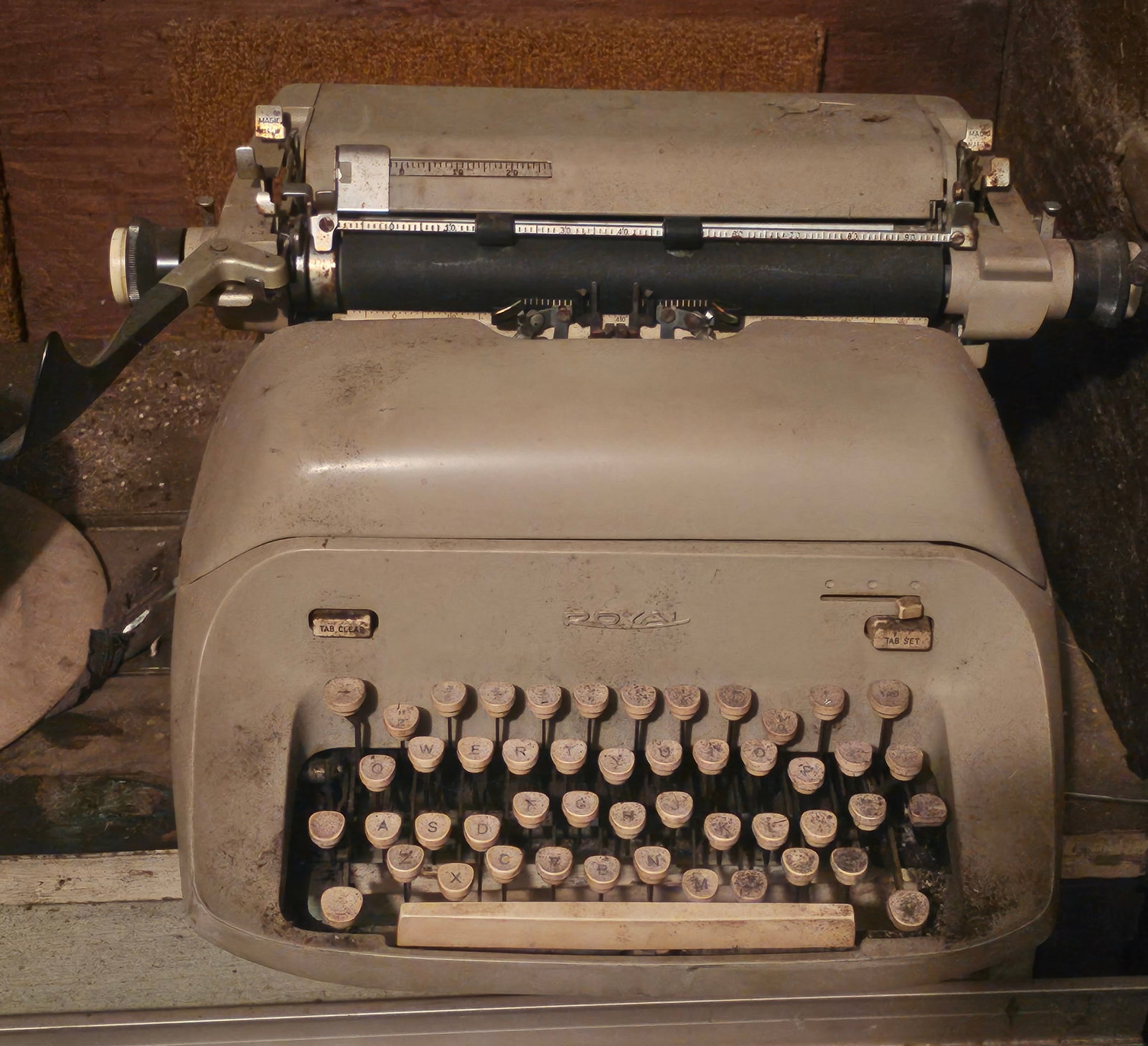 Vintage Royal Typewriter: Vintage Royal Typewriter