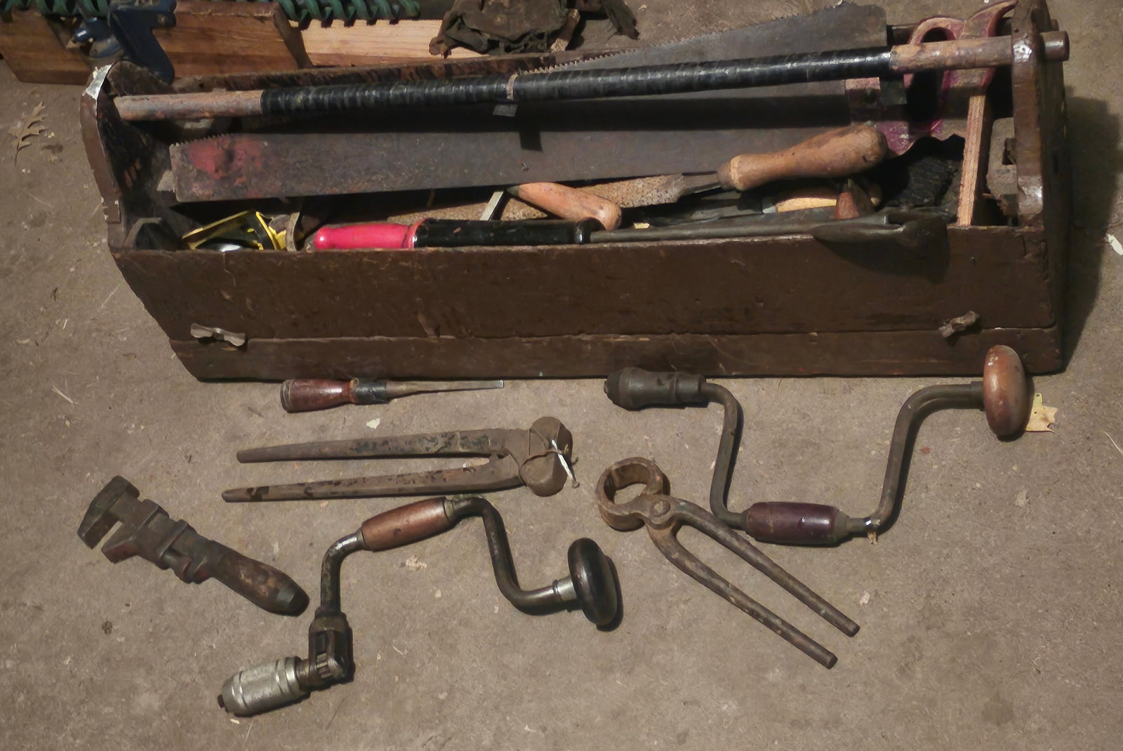 Antique/Vintage Toolbox and Tools (1 of 1)