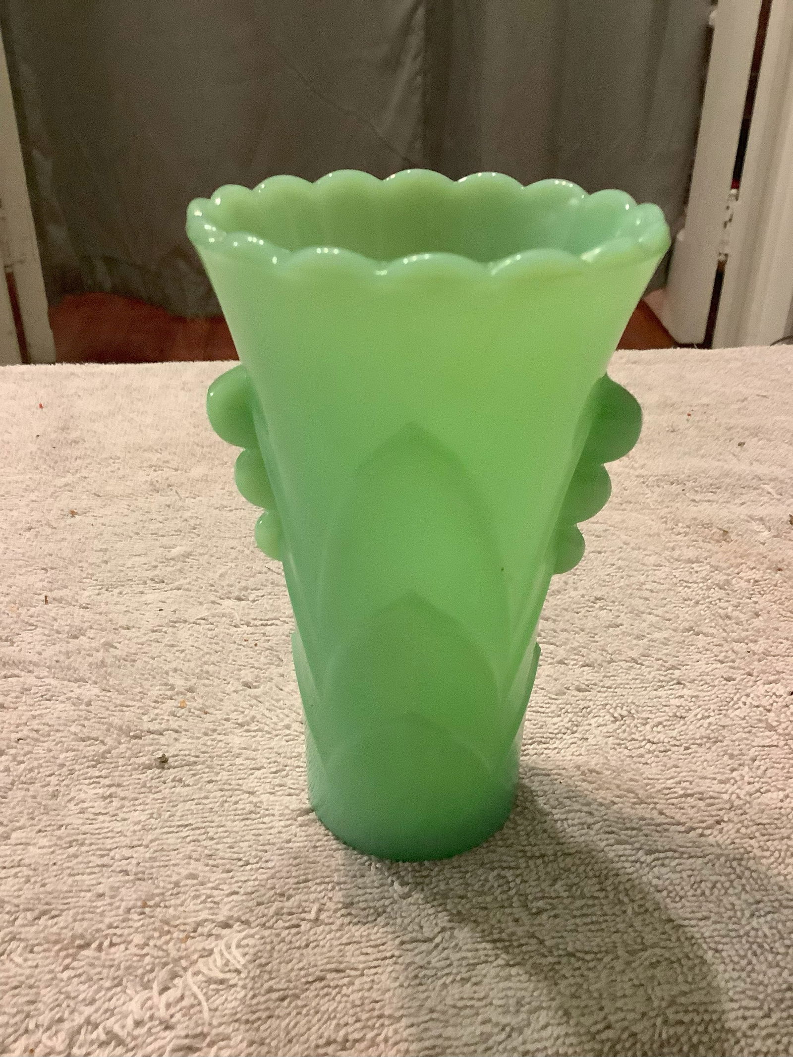 Vintage Jadeite Vase: Vintage Jadeite Vase