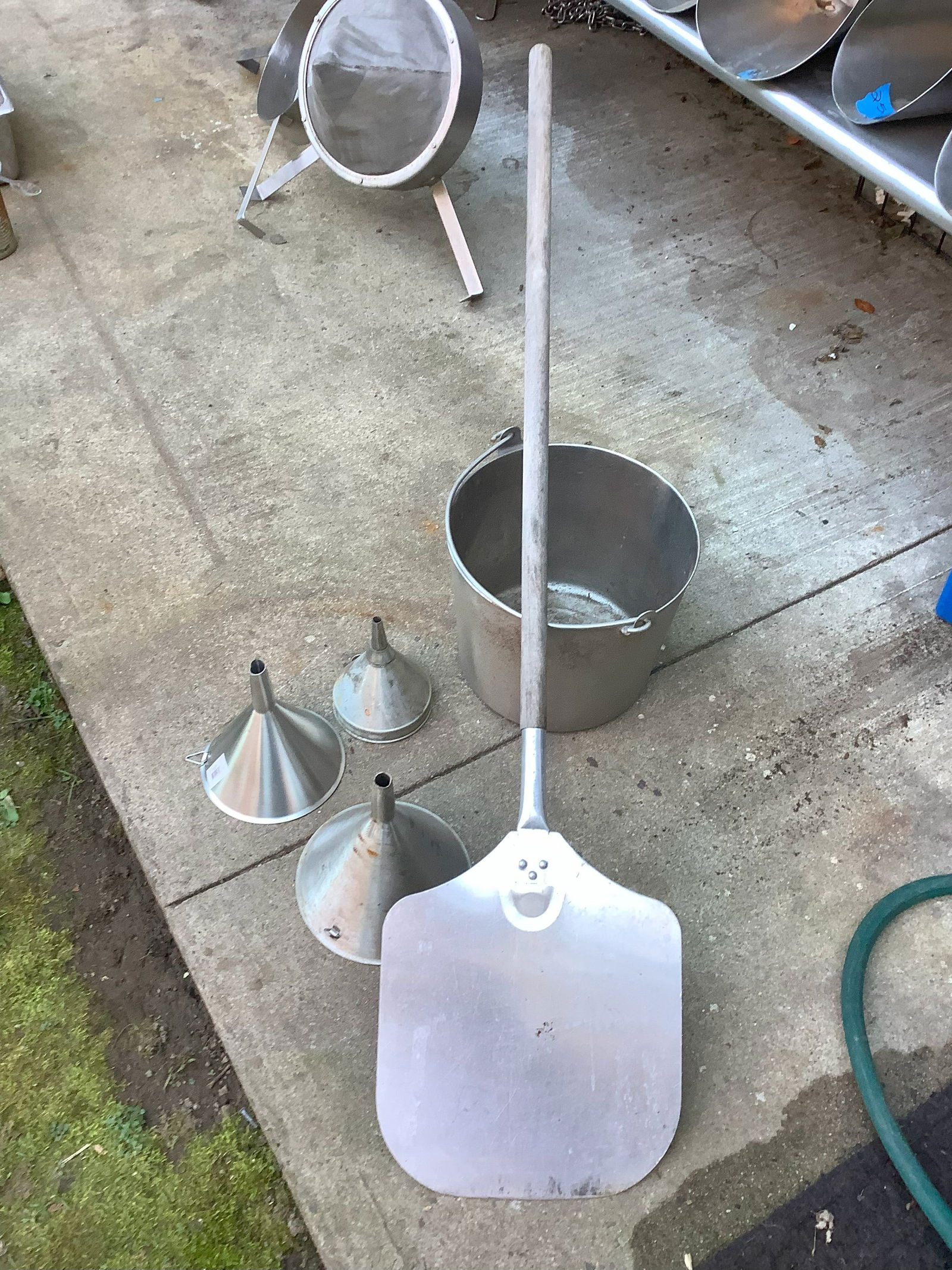 Stainless Steel Pizza Making Tool, Funnels and Pot (1 of 1)