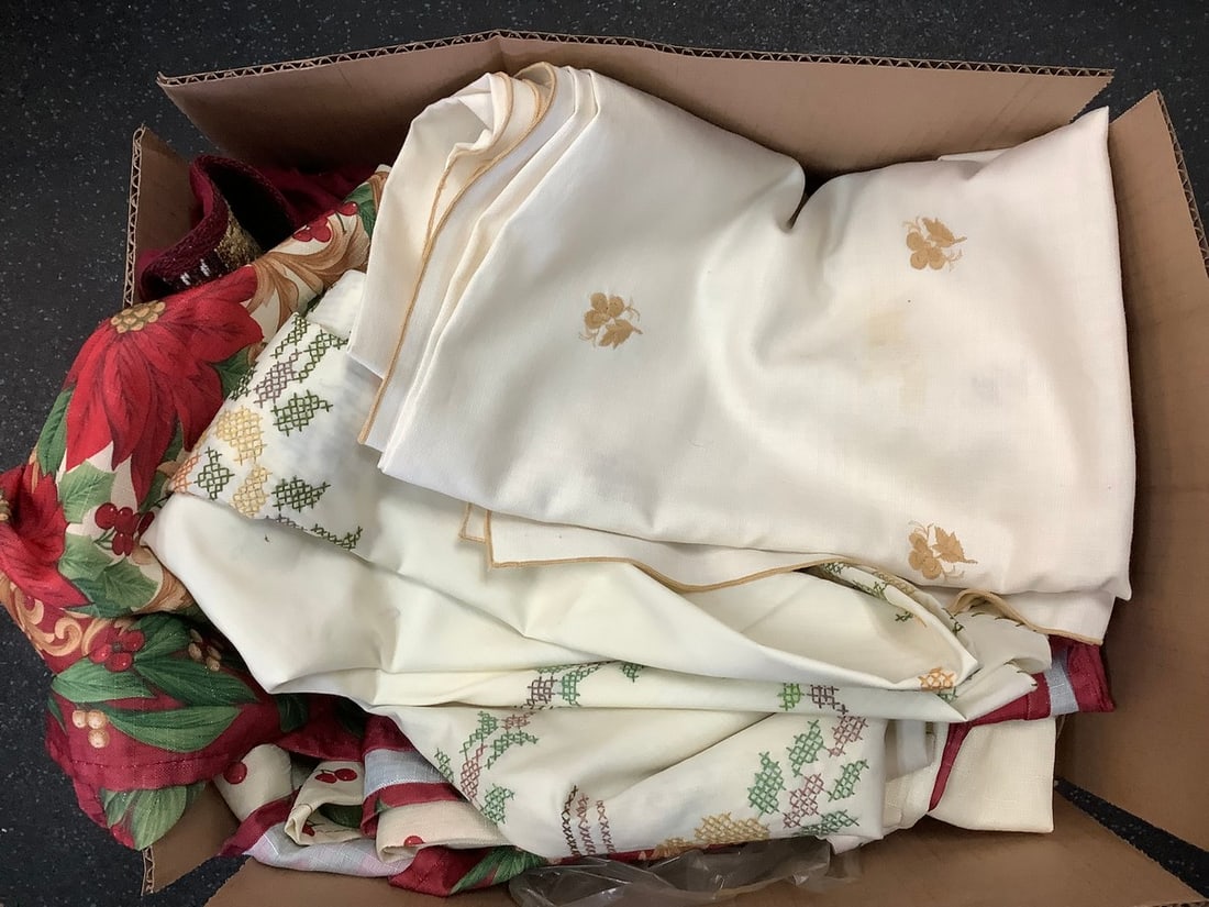 Large Lot of Table Linens (1 of 1)