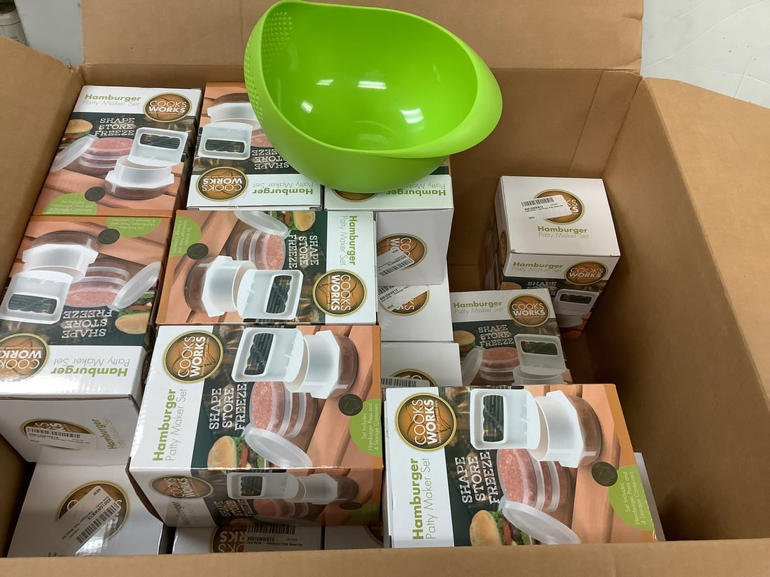 Lot of Hamburger patty maker set plus storage containers(about 20) and strainer: Lot of Hamburger patty maker set plus storage containers(about 20) and strainer