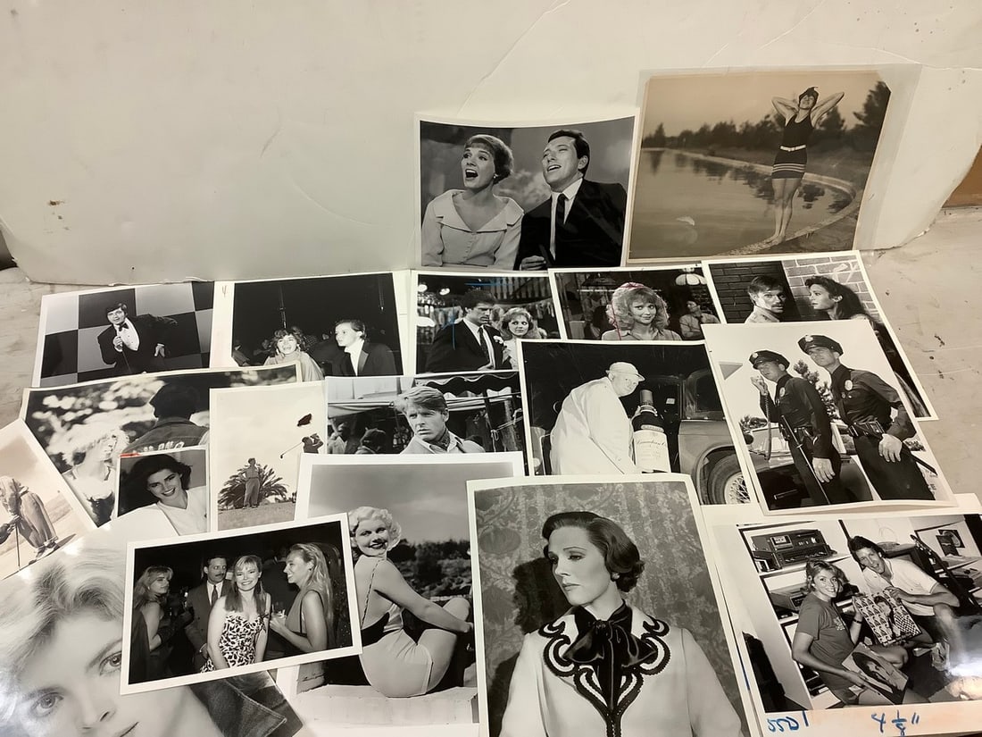 Lot of vintage black and white photos(Mostly 1980,movies, T.V. personalities, singers) (1 of 1)