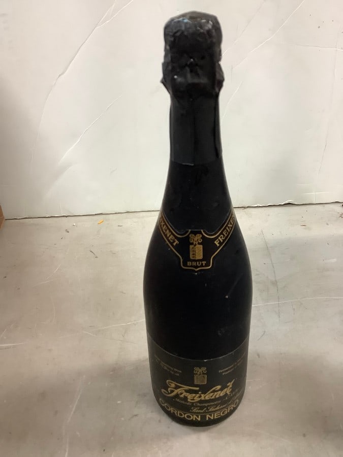 Cook's Grand Reserve Extremely Dry American Champagne: Any contents in bottle is Free; You are bidding on the bottle & unbroken tax stamp