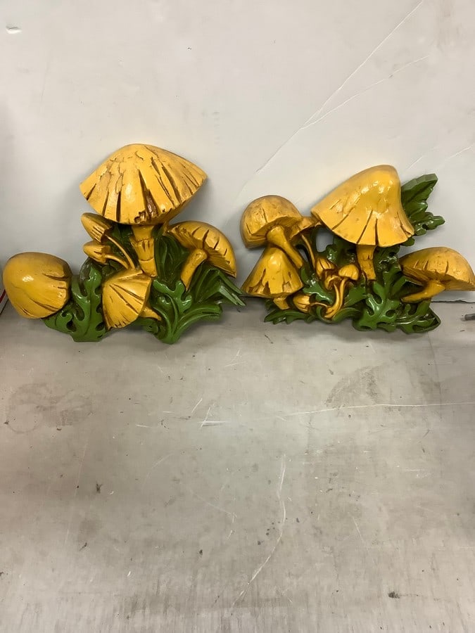 MCM Plastic Mushroom Wall Hangings (1 of 1)