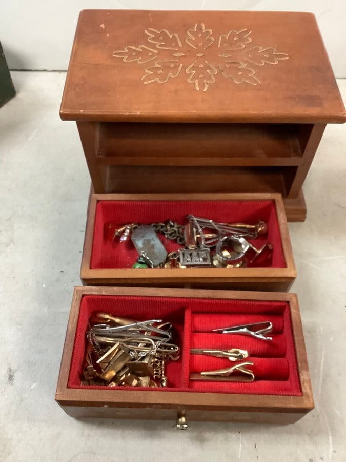 Music Jewelry box and Jewelry: Music Jewelry box and Jewelry