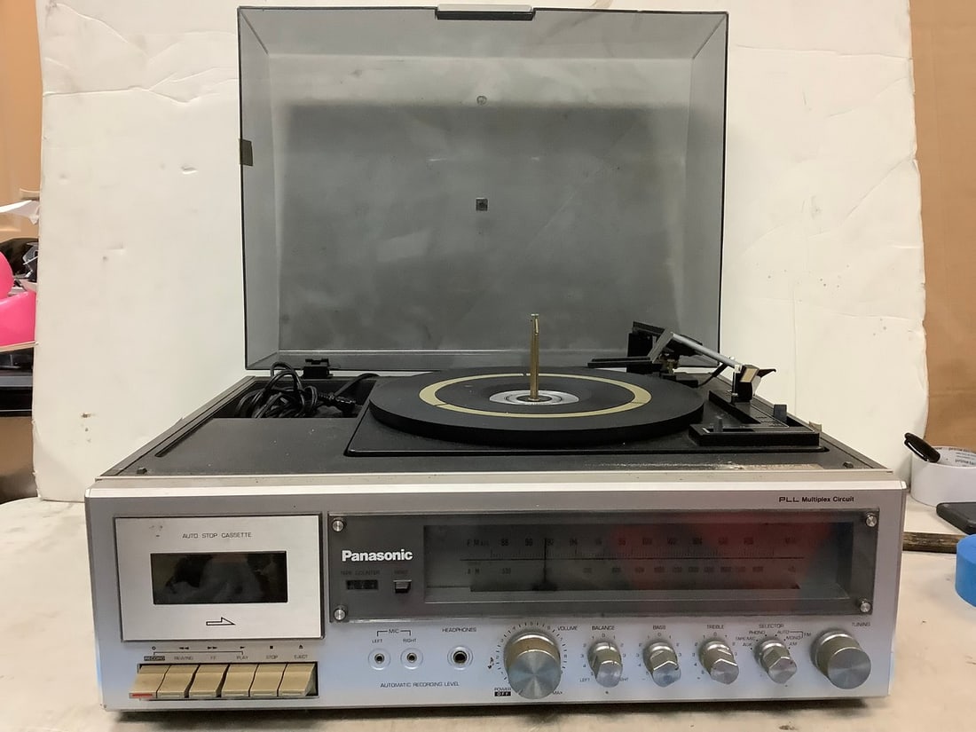 Panasonic Record Player (1 of 1)