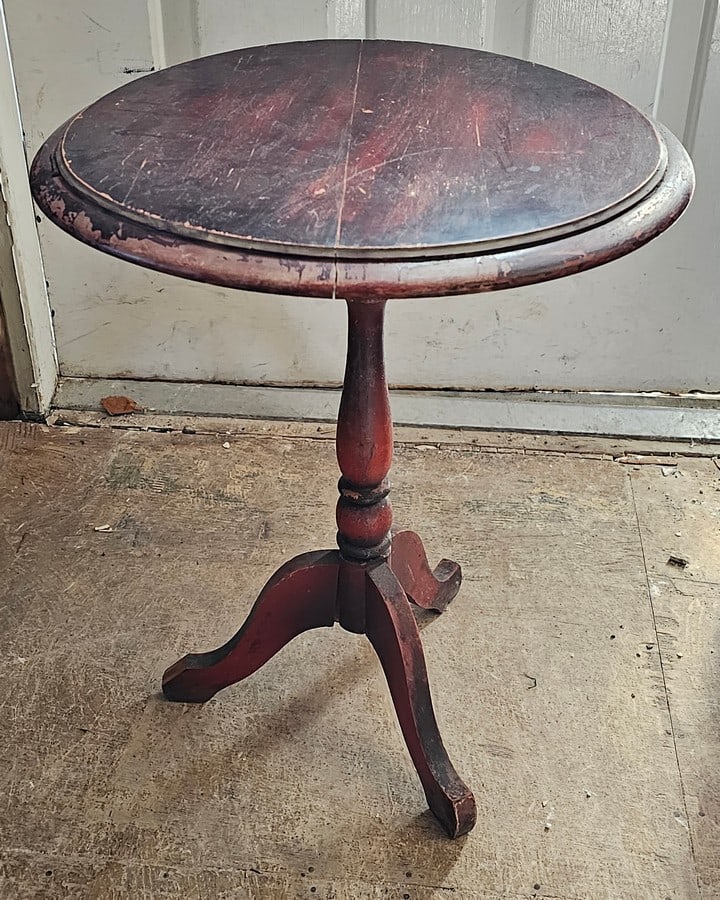 Tilt Top Vintage Wooden Accent Table: 21x17"