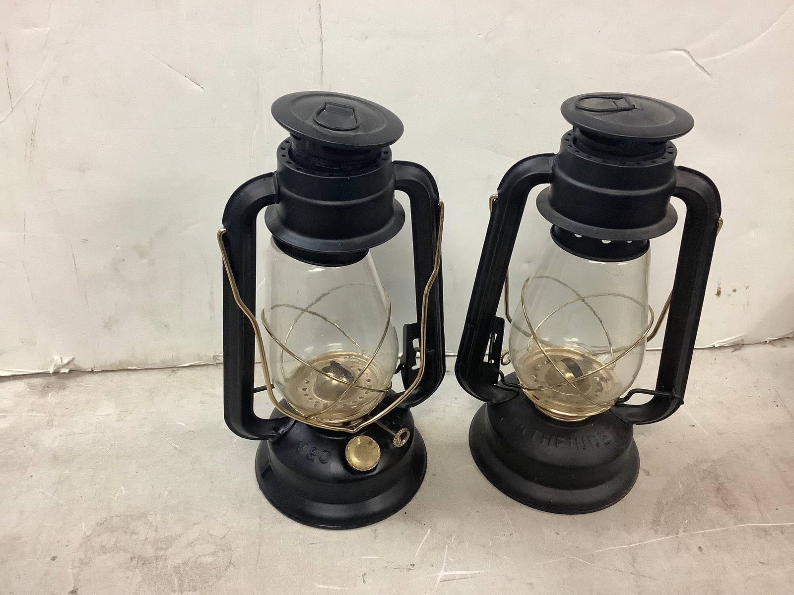Lot of 2 pathfinder lanterns 12in tall: Lot of 2 pathfinder lanterns 12in tall