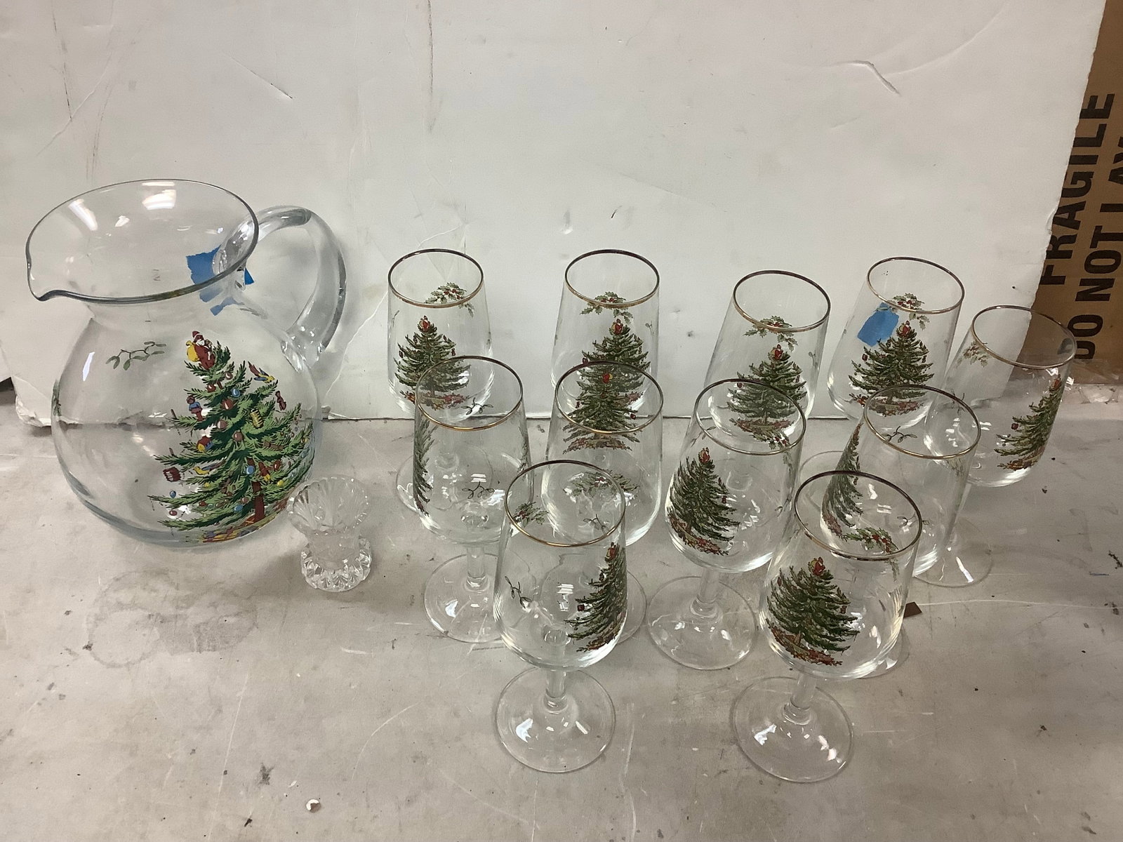 Lot of LENOX christmas wine glasses and pitcher: Lot of LENOX christmas wine glasses and pitcher