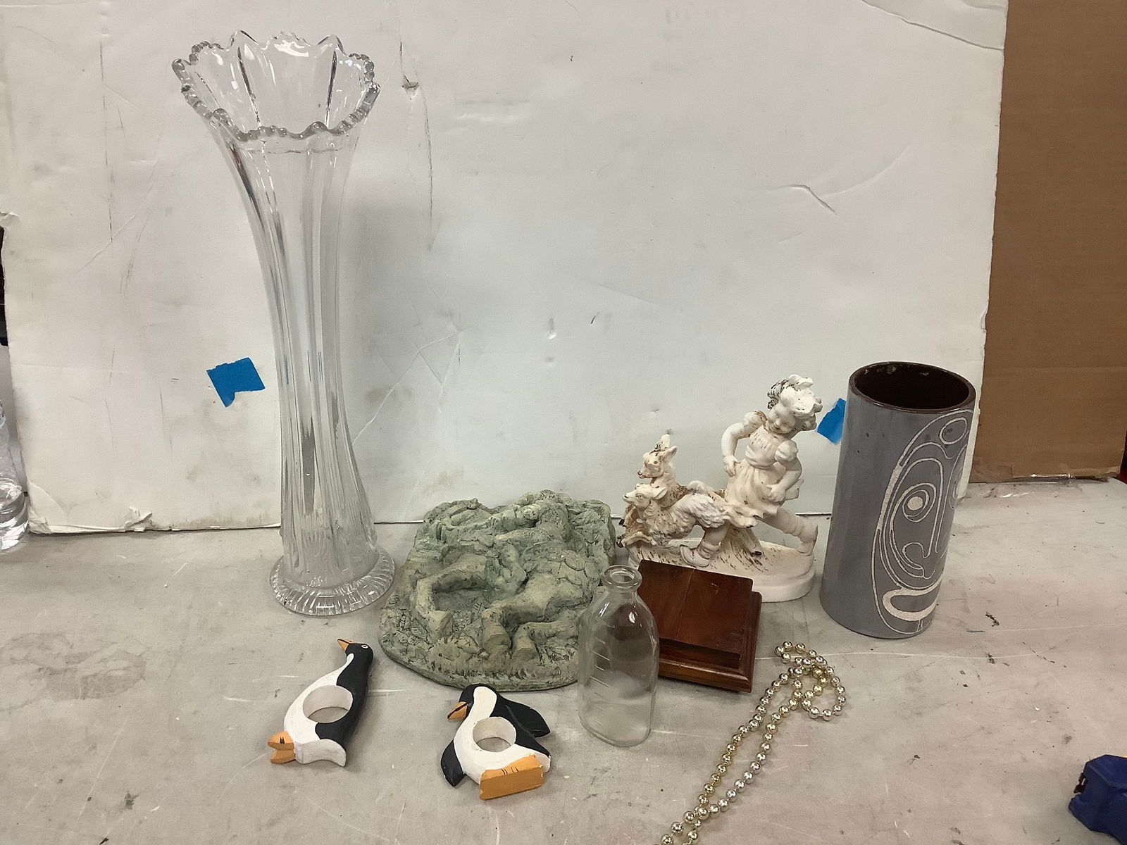 Lot of glass vase, decorated cup and more: Lot of glass vase, decorated cup and more