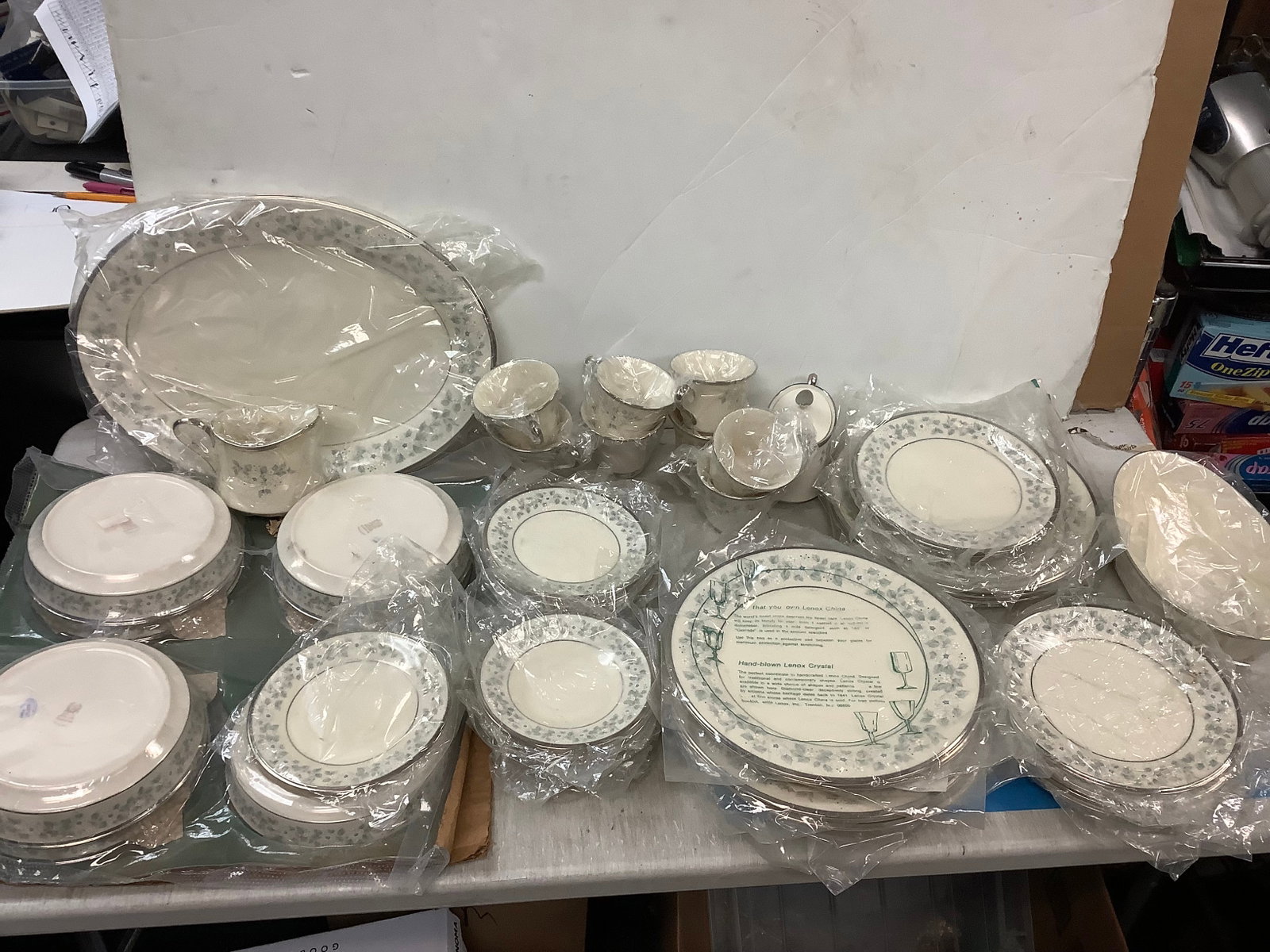 Lenox Windsong Pattern Cups, Plates, Pitcher and more (Service for 8): Lenox Windsong Pattern Cups, Plates, Pitcher and more (Service for 8)