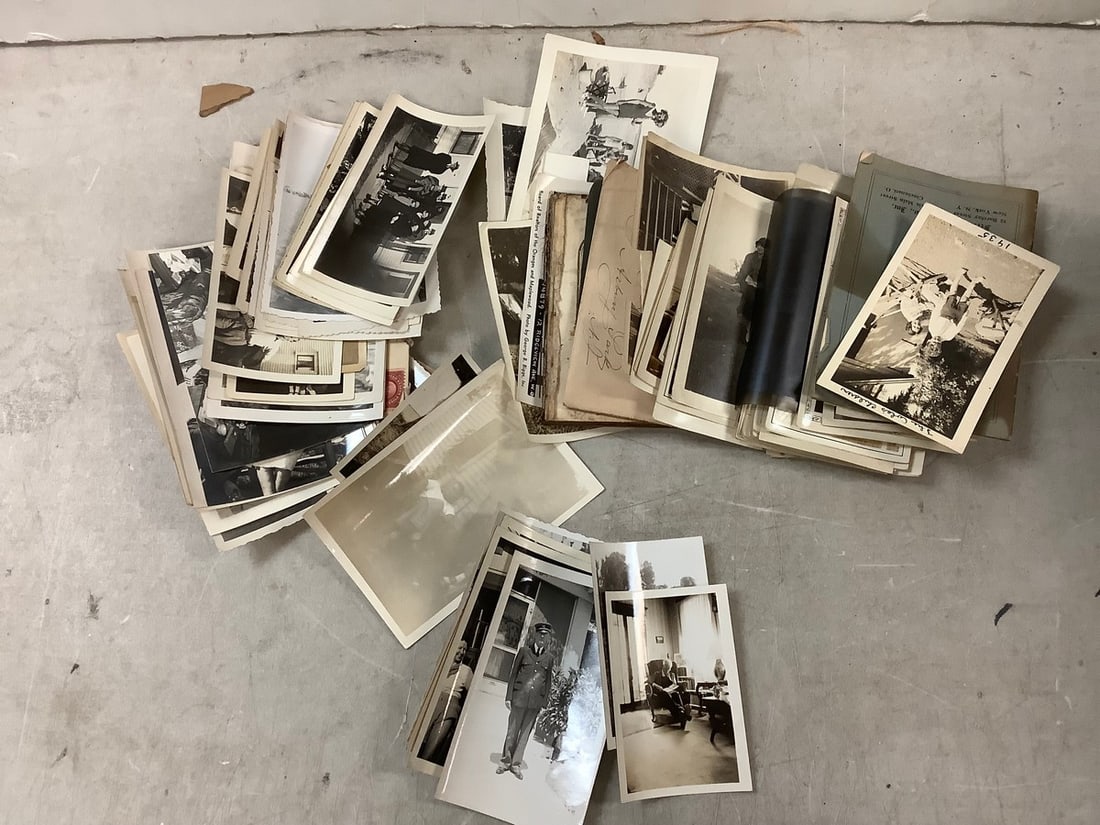 lot of vintage black and white photos: lot of vintage black and white photos