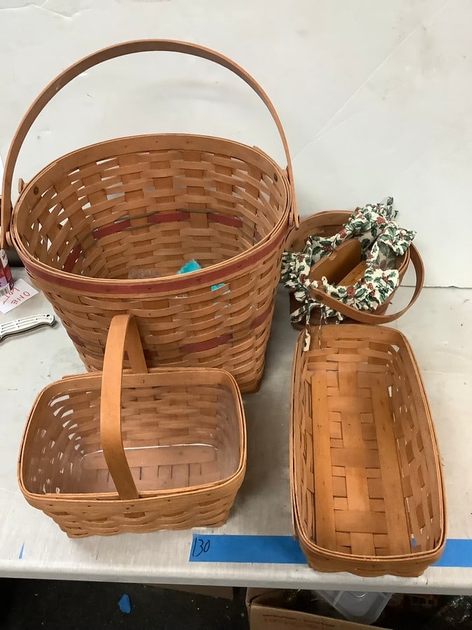 Lot of LONGABERGER wicker baskets 15x11 biggest (1 of 1)