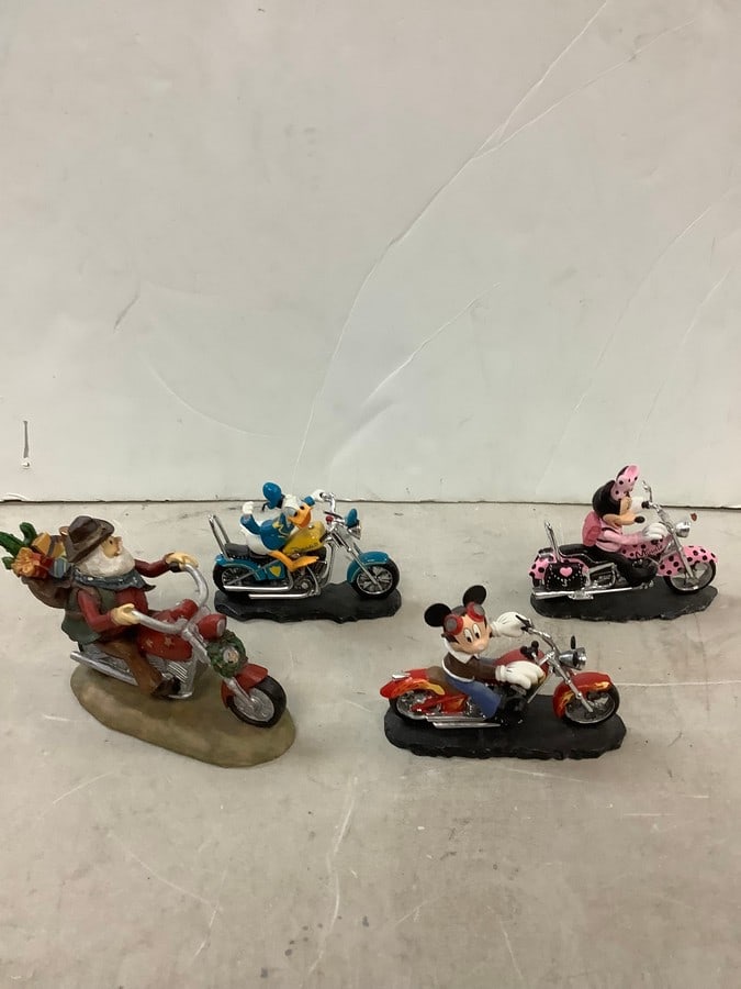 Mickey and friends' fun on the open road numbered sculptures and more: Mickey and friends' fun on the open road numbered sculptures and more