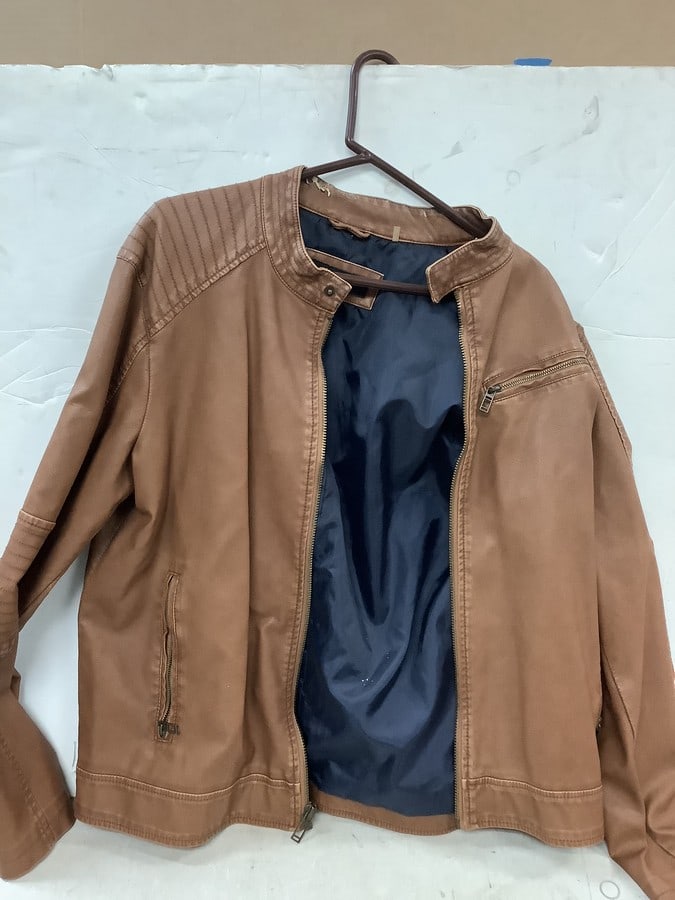 Lot of blue water goblets: Lot of blue water goblets