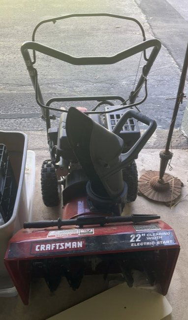 CRAFTSMAN ELECTRIC START SNOW BLOWER (1 of 1)