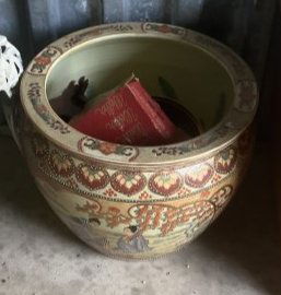 LARGE HAND PAINTED ORIENTAL FLOWER POT (1 of 1)