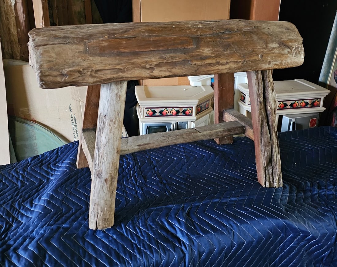 Wooden Rustic Look Bench 19x27x13": Wooden Rustic Look Bench 19x27x13"