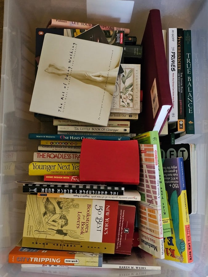 Lidded Tote of Books Contemporary: Lidded Tote of Books Contemporary