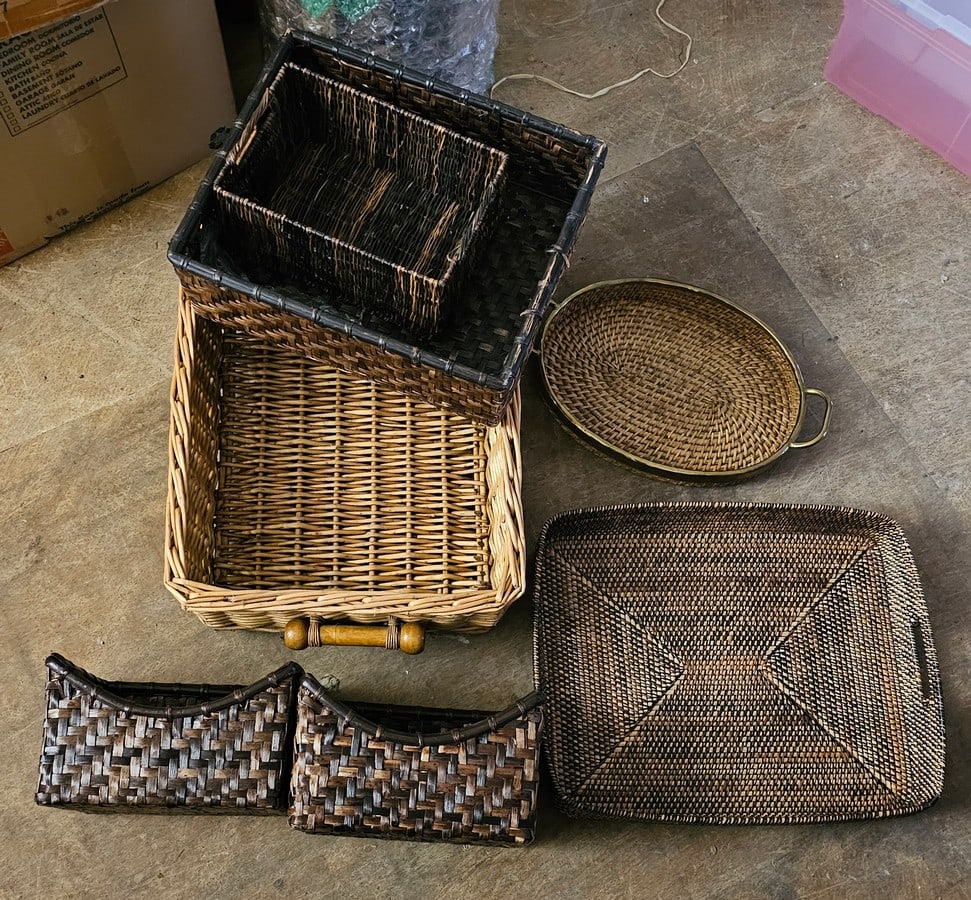 (7) piece grouping of decorative baskets, largest: 7x17x21": (7) piece grouping of decorative baskets, largest: 7x17x21"