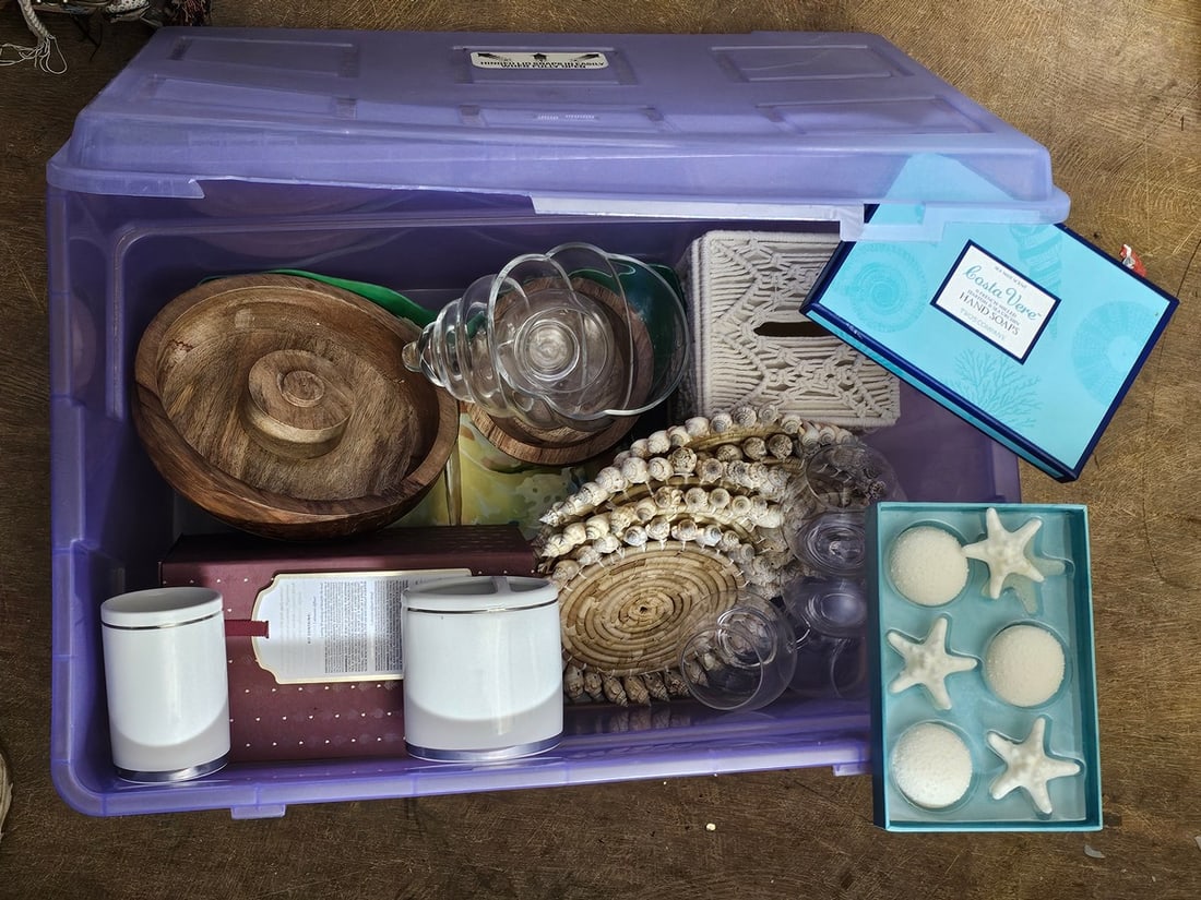 Seashore decorative grouping including: bath soaps, etc. (1 of 1)